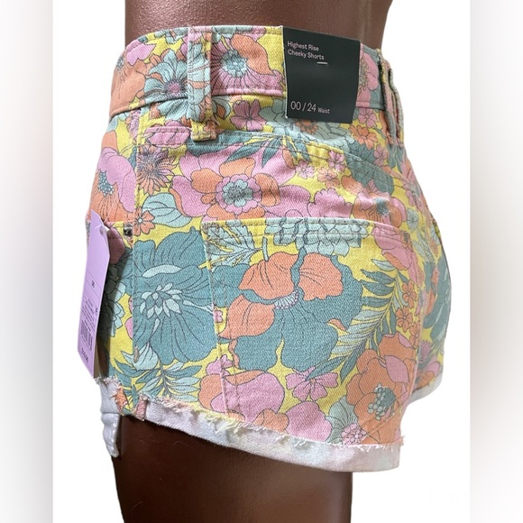 Nwt Floral Denim Shorts - Picture 5 of 8